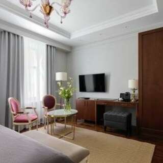 Гостиница Гельвеция Санкт-Петербург Deluxe (двуспальная кровать King size)-3